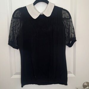 Size L short ruffle sleeve Black knitted shirt with white collar